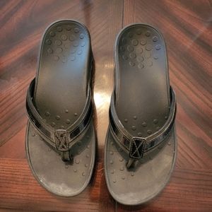 Vionic women's sandals size 9W